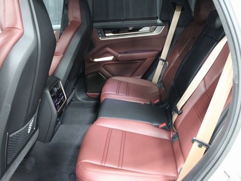 New 2025 Porsche Cayenne GTS image 21