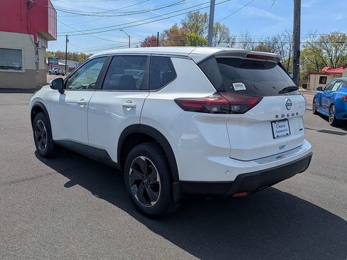 New 2025 Nissan Rogue SV AWD/4WD image 4