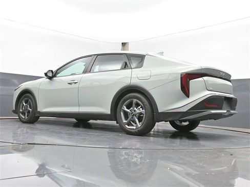 Used 2025 Kia K4 LXS image 34