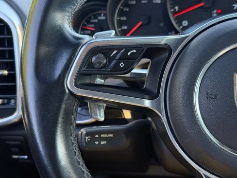 Used 2018 Porsche Cayenne Platinum Edition image 32