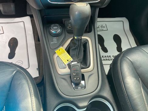Used 2014 Jeep Cherokee Limited AWD/4WD image 30
