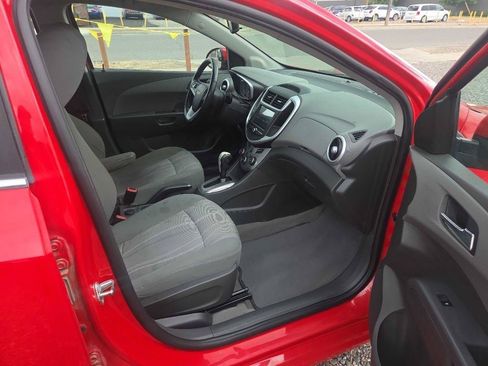 Used 2017 Chevrolet Sonic LT w/ Convenience Package FWD image 20