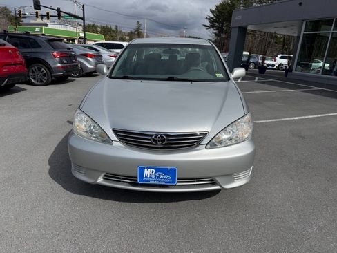 Used 2005 Toyota Camry image 3