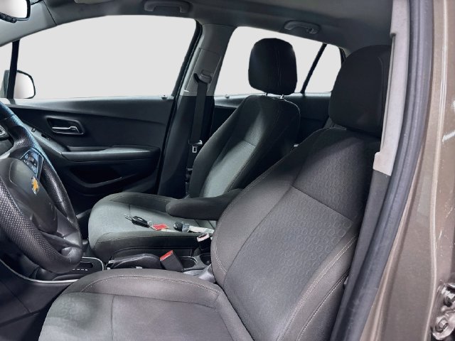 Used 2020 Chevrolet Trax LS FWD image 18