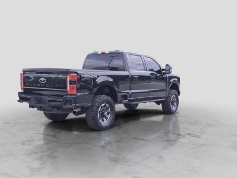 Used 2023 Ford F250 XLT w/ Black Appearance Package AWD/4WD image 8
