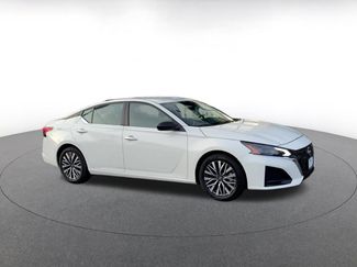 Used 2025 Nissan Altima 2.5 SV video 2