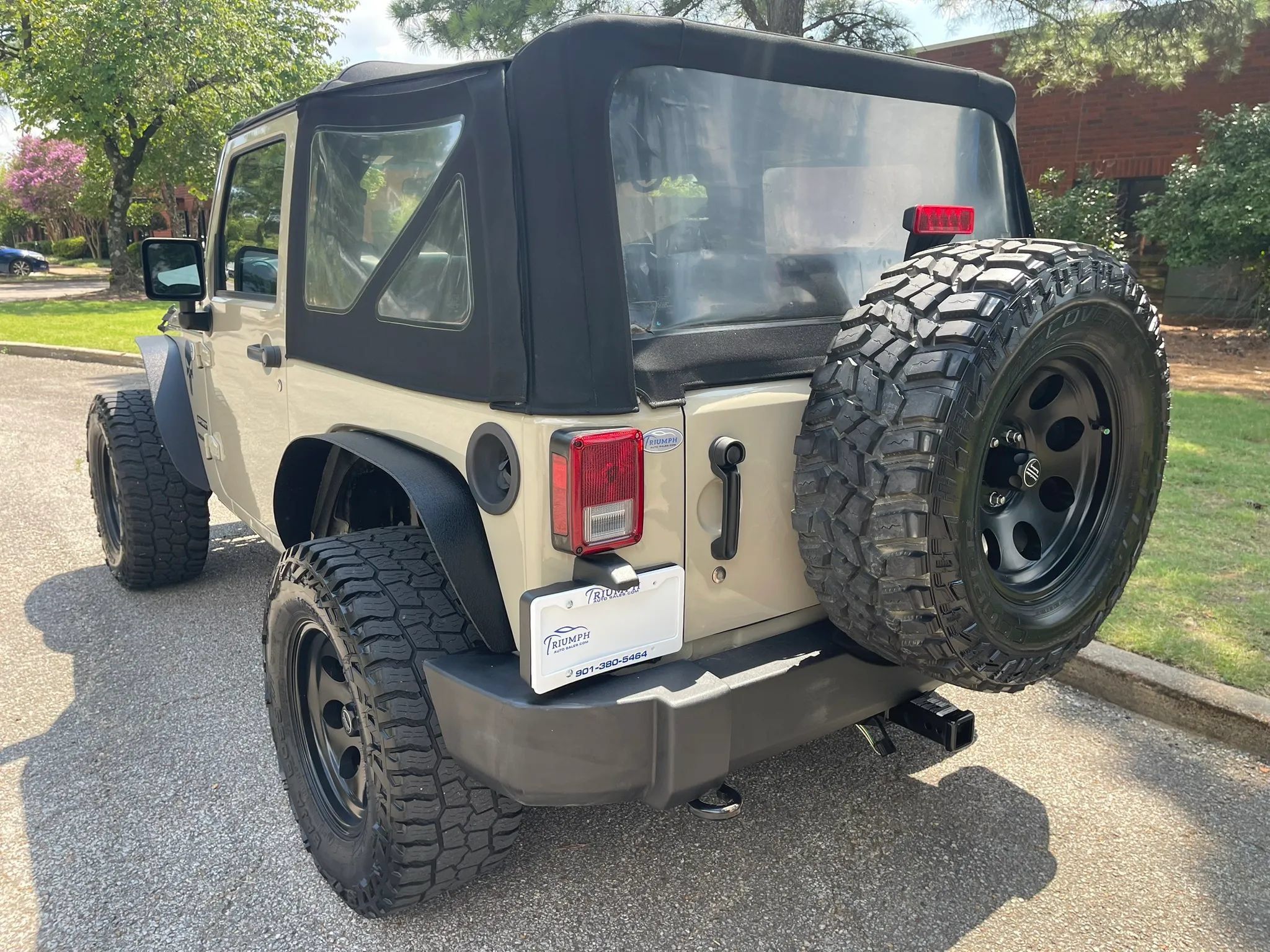 Used 2017 Jeep Wrangler Sport AWD/4WD image 3
