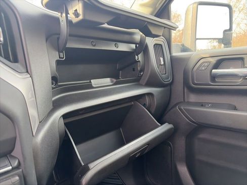 Used 2022 Chevrolet Silverado 2500 Custom w/ Custom Value Package image 19