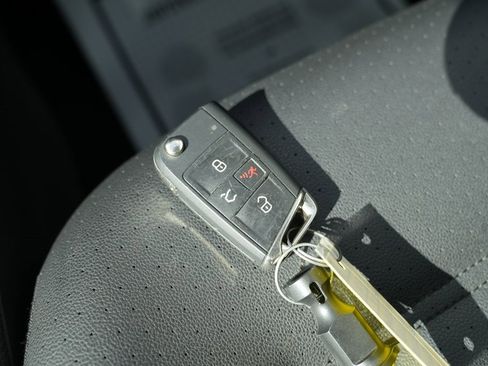 Used 2019 Volkswagen e-Golf SEL Premium image 52