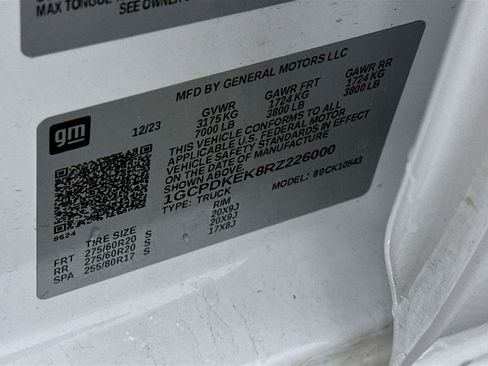 Used 2024 Chevrolet Silverado 1500 LT image 12