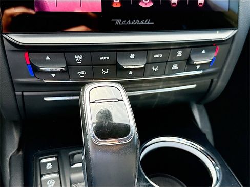 Used 2022 Maserati Quattroporte GT image 17
