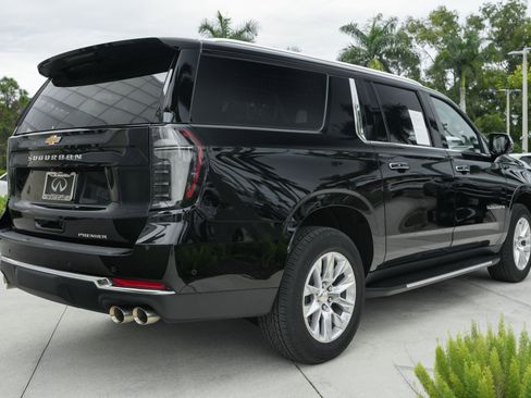 Used 2025 Chevrolet Suburban Premier image 27