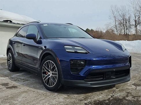 Used 2025 Porsche Macan 4S Electric image 9