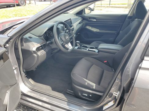 Certified 2024 Nissan Altima 2.5 SV FWD image 12