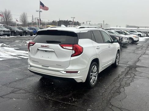 Used 2024 GMC Terrain Denali w/ Denali Premium Package image 5