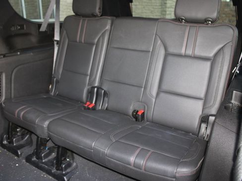 Used 2022 Chevrolet Suburban RST w/ Luxury Package image 6