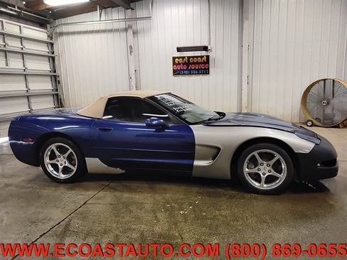 Used 2004 Chevrolet Corvette Convertible w/ Preferred Equipment Group RWD image 2