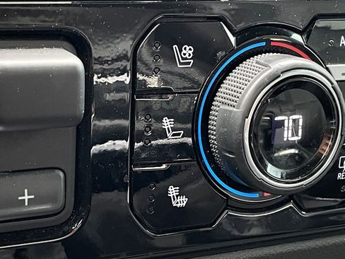 Used 2023 Chevrolet Silverado 1500 LTZ image 17