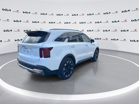 Used 2025 Kia Sorento SX FWD image 8