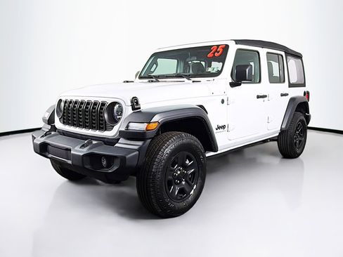 Used 2025 Jeep Wrangler Sport image 4