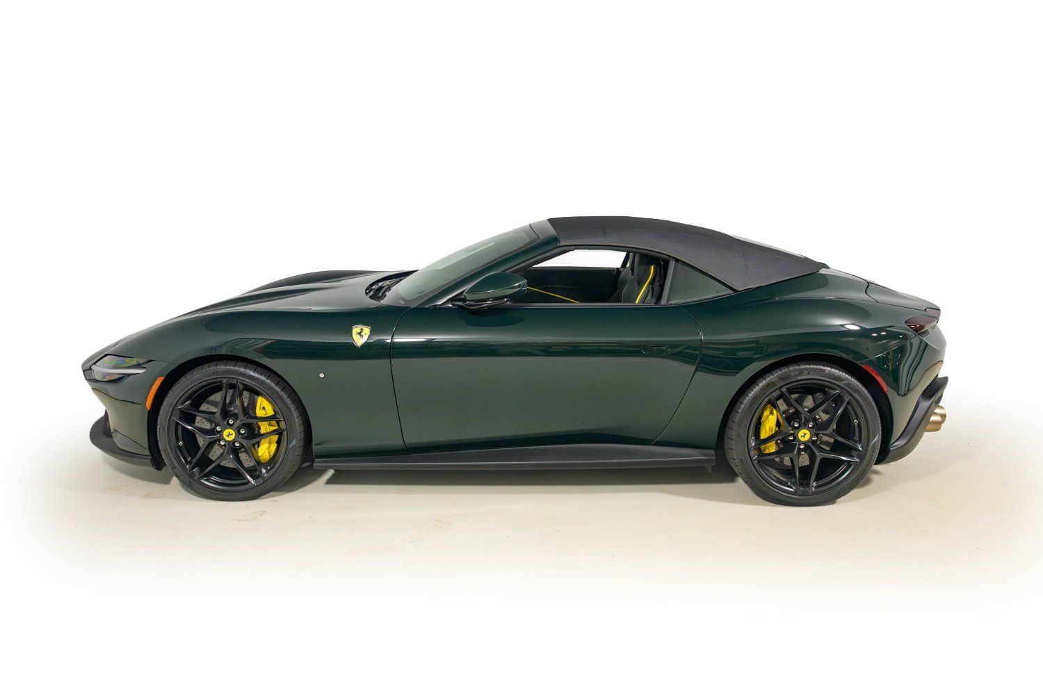 Used 2025 Ferrari Roma Spider RWD image 12