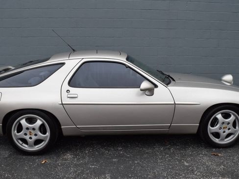 Used 1993 Porsche 928 GTS RWD image 23