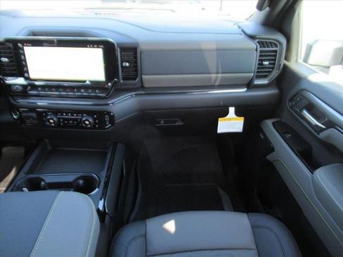 New 2026 Chevrolet Silverado 2500 ZR2 image 16