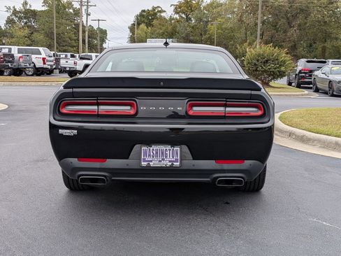 Used 2016 Dodge Challenger R/T Scat Pack w/ Leather Interior Group image 6