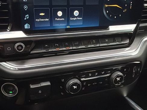 Used 2023 Chevrolet Silverado 1500 High Country w/ Technology Package image 13