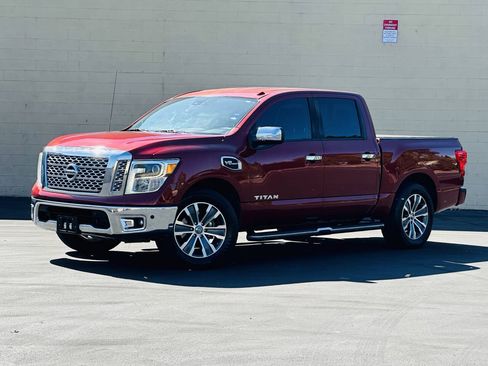 Used 2017 Nissan Titan SL RWD image 4