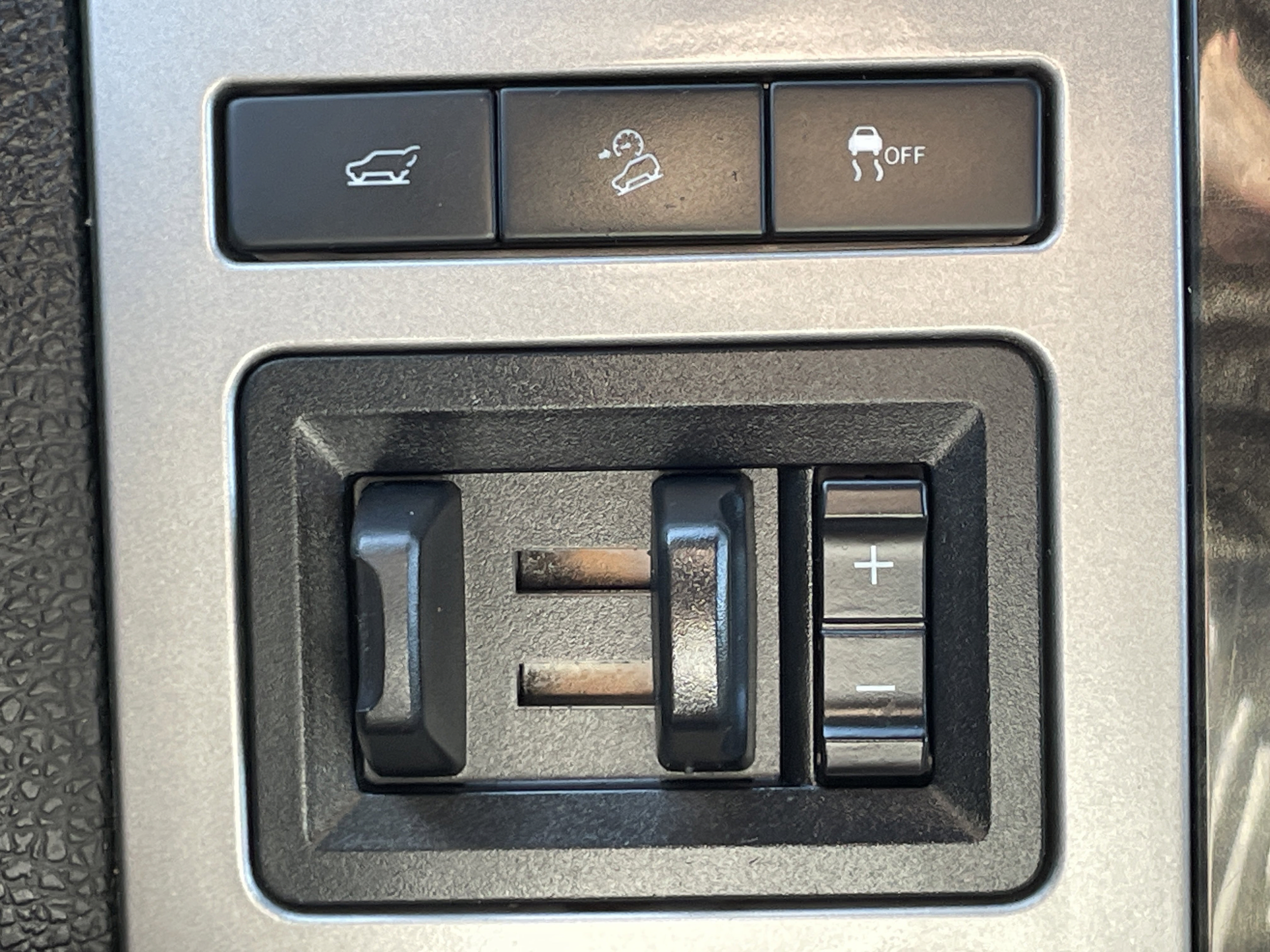Used 2017 Ford Expedition Limited AWD/4WD image 23