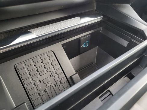 Used 2025 Ford F350 Platinum w/ Tremor Off-Road Package image 31