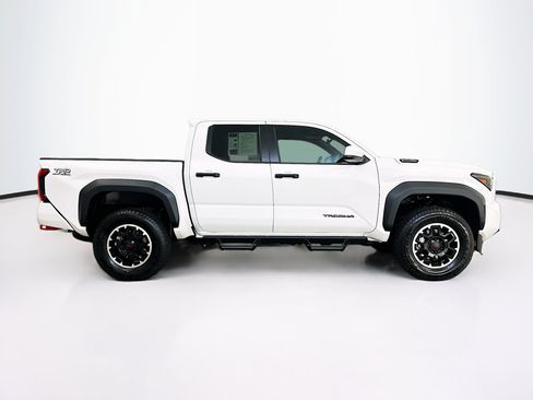 Used 2026 Toyota Tacoma TRD Off-Road AWD/4WD image 10