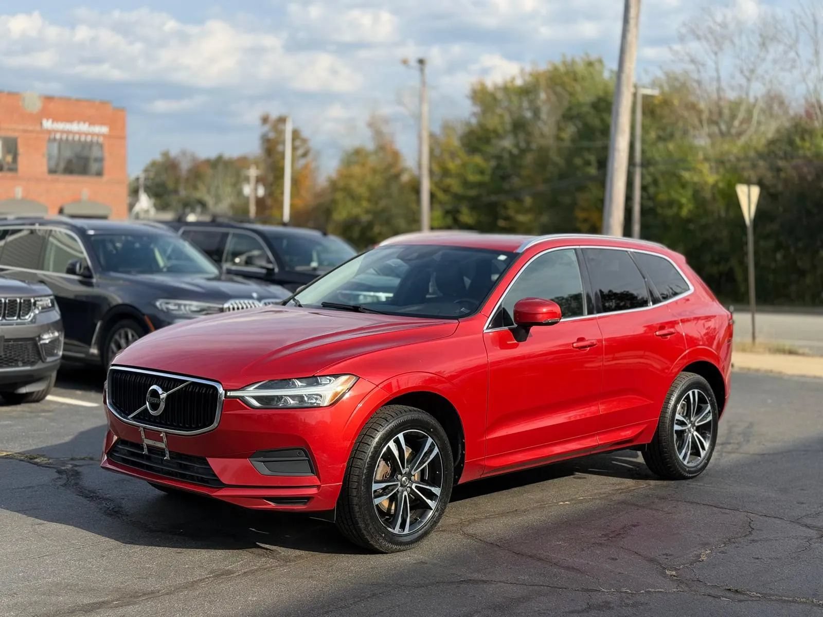 Used 2020 Volvo XC60 T6 Momentum AWD/4WD image 4