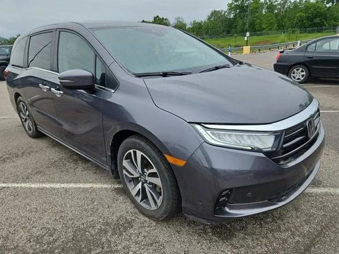 Used 2023 Honda Odyssey Touring image 2