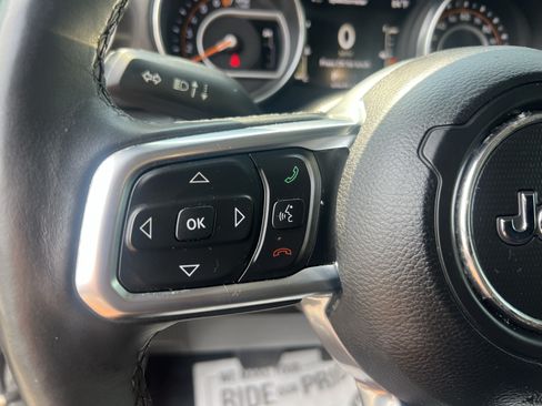 Used 2019 Jeep Wrangler Unlimited Sahara AWD/4WD image 23