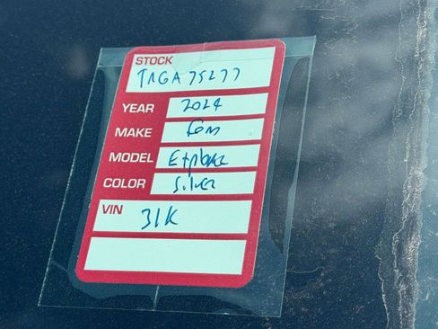 Used 2024 Ford Explorer XLT w/ Class IV Trailer Tow Package image 12