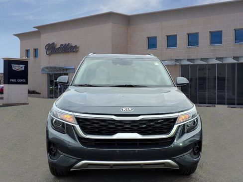 Used 2021 Kia Seltos EX image 2