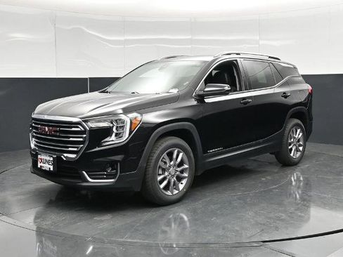 Used 2024 GMC Terrain SLT AWD/4WD image 10