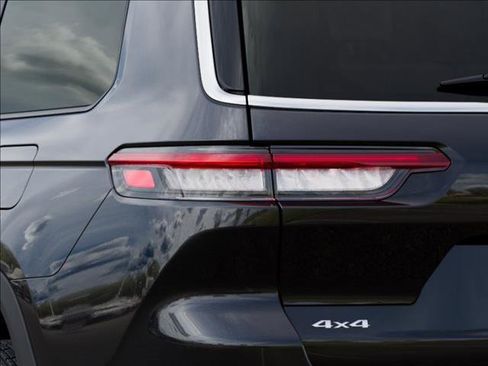 New 2026 Jeep Grand Cherokee L Laredo image 9