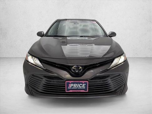 Used 2018 Toyota Camry XLE w/ Audio Package image 2