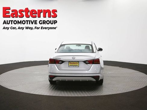 Used 2024 Nissan Altima 2.5 S FWD image 35