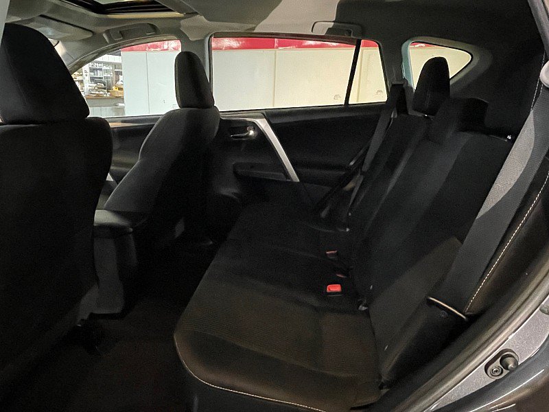 Used 2015 Toyota RAV4 XLE AWD/4WD image 22