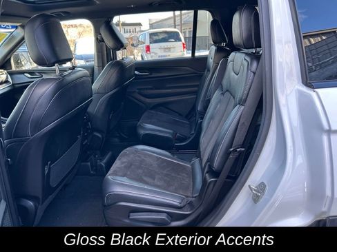 Used 2023 Jeep Grand Cherokee L Laredo image 25