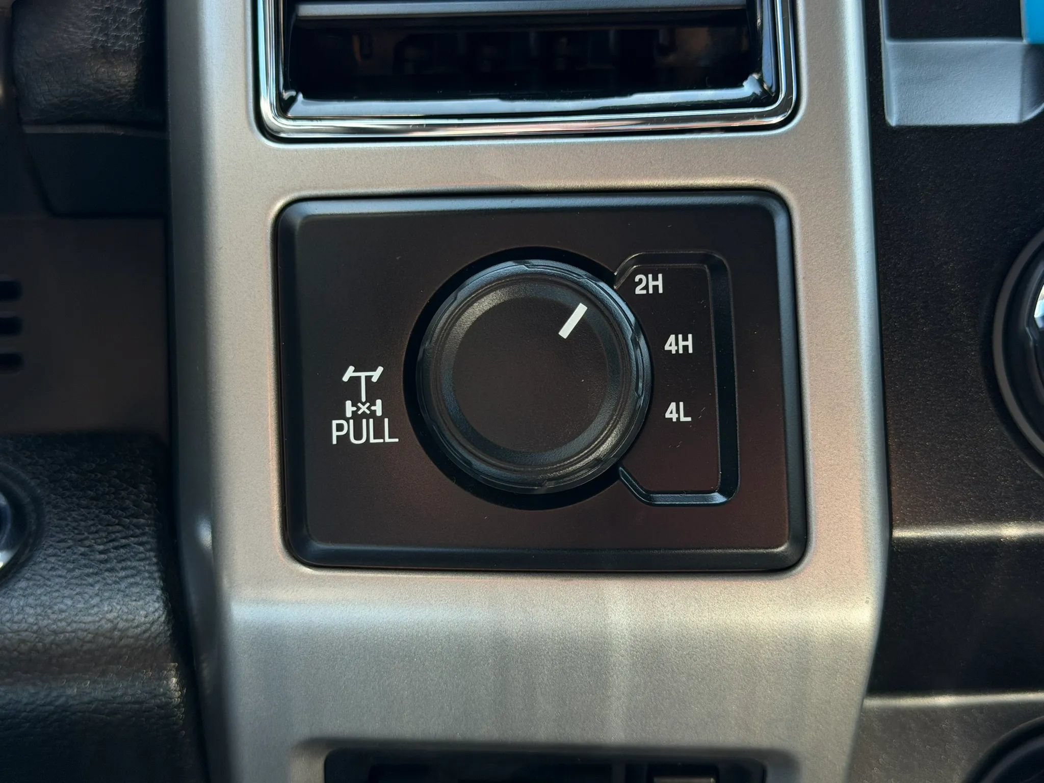 Used 2019 Ford F250 Lariat w/ Lariat Ultimate Package AWD/4WD image 35
