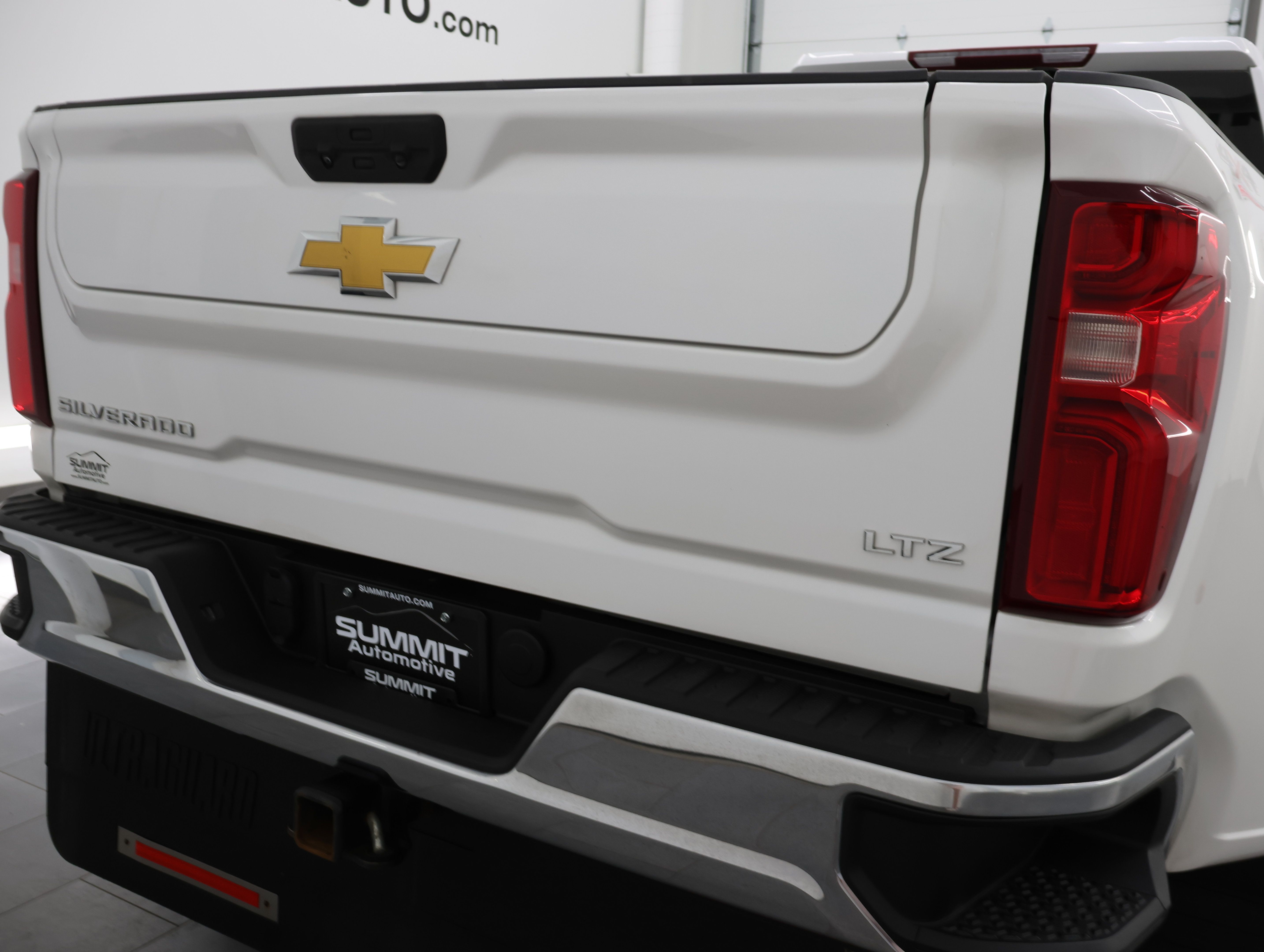 Used 2024 Chevrolet Silverado 3500 LTZ w/ LTZ Convenience Package AWD/4WD image 27