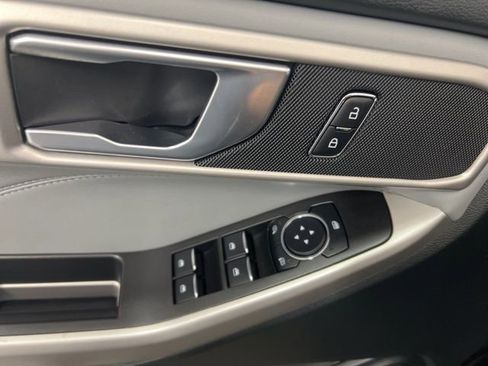 Used 2024 Ford Explorer XLT w/ Equipment Group 202A image 14