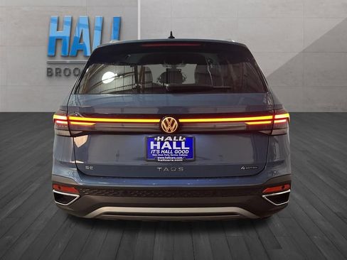 New 2026 Volkswagen Taos SE AWD/4WD image 4