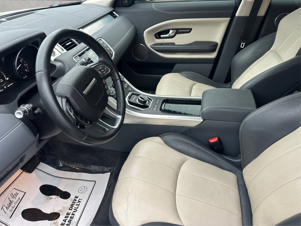 Used 2017 Land Rover Range Rover Evoque SE AWD/4WD image 11