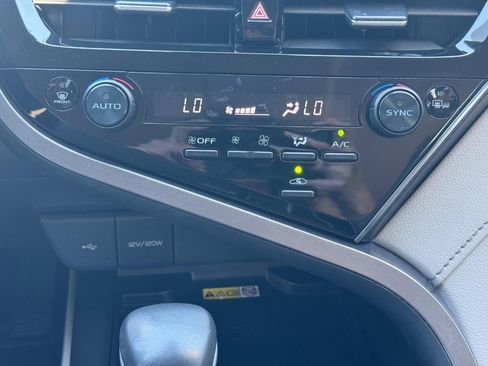 Used 2024 Toyota Camry XLE FWD image 15